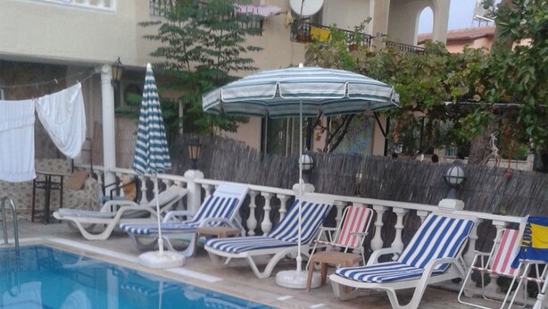 Outdoor pool - DENIZ PANSIYON (Fethiye)