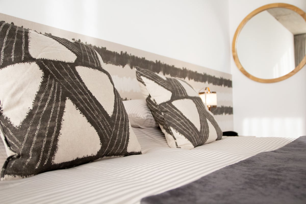 double room | 1 bedroom, premium bedding, down duvets, in-room safe