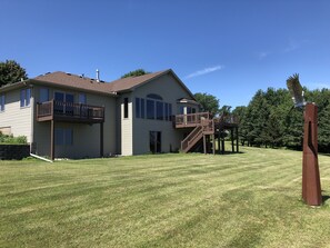 المنشأة من الخارج