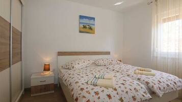 1 bedroom, free WiFi, bed sheets