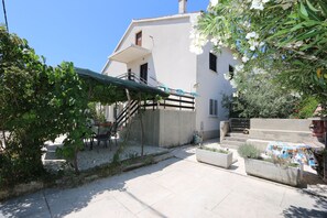 Terrace/patio - Apartments Trubic Gauta (10066-A2) - Silo - island Krk (Silo - island Krk)
