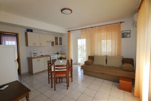 TV - Apartments Matejcic-Grskovic Vesna (10022-A4) - Silo - island Krk (Silo - island Krk)