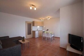 TV - Apartment Djakovic Tihana 1 (Silo - island Krk)