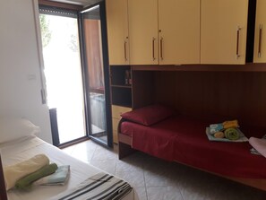 3 soverom, strykejern/-brett og reiseseng for barn