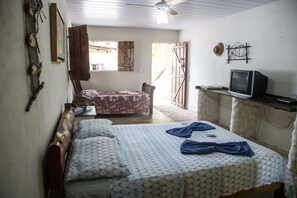 Minibar, free WiFi, bed sheets