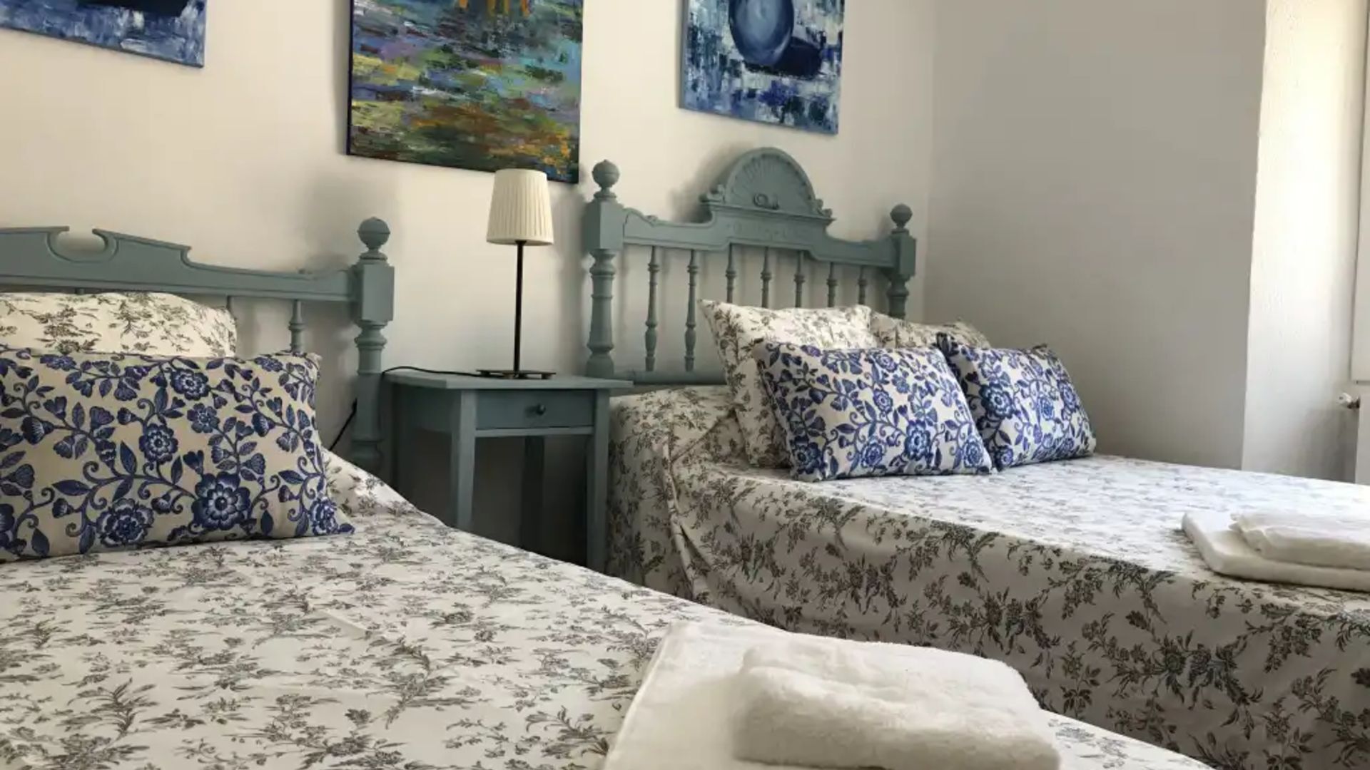 7 bedrooms, WiFi, bed sheets