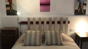 7 bedrooms, WiFi, bed sheets - Aloe Rural Accommodation (Pozo Alcón)