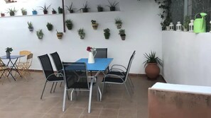 Outdoor dining - Aloe Rural Accommodation (Pozo Alcón)