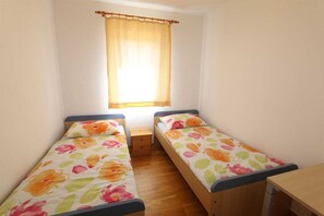 2 bedrooms, free WiFi, bed sheets - Apartment Dudovic Darko nr 4 (Silo - island Krk)