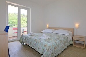 2 bedrooms, Internet, bed sheets