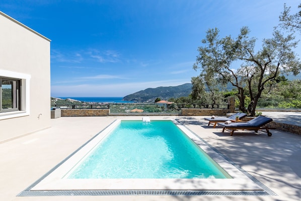 Piscine extérieure