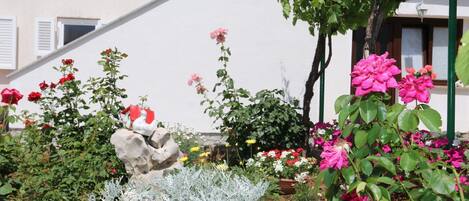 تفاصيل الفندق من الخارج