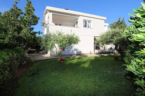Exterior - Apartment Brusic gore (Silo - island Krk)