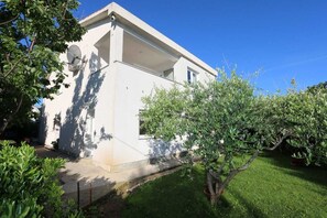 Exterior - Apartment Brusic gore (Silo - island Krk)