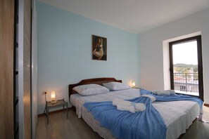 3 bedrooms, free WiFi, bed sheets