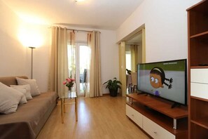 TV - Apartment Brusic dole (Silo - island Krk)