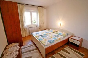 3 bedrooms, free WiFi, bed sheets - Apartment Drpic V. in Šilo (Silo - island Krk)