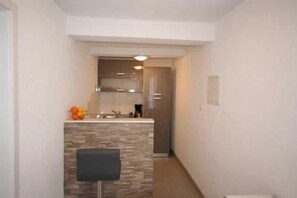 Fridge, coffee/tea maker, cookware/dishes/utensils, dining tables - Apartment Hodzic nr 2 (Silo - island Krk)