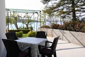 Outdoor dining - Apartment Hodzic nr 2 (Silo - island Krk)