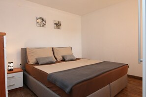 1 chambre, accĂšs Internet, draps fournis
