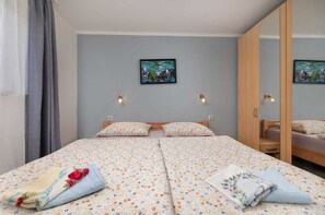 2 makuuhuonetta, ilmainen Wi-Fi, vuodevaatteet