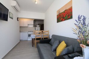 TV - Apartment Fugosic A4 (Silo - island Krk)