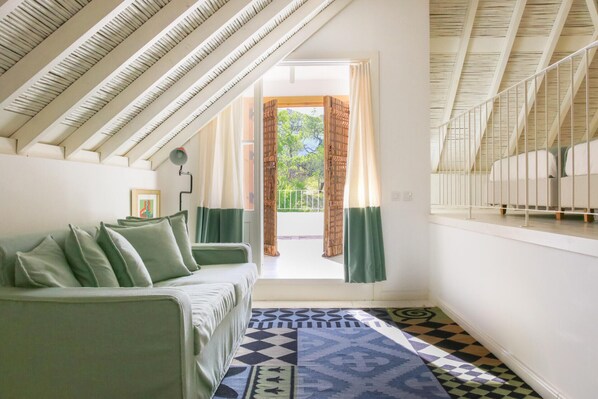 Suite Deluxe, terrasse | Coin séjour