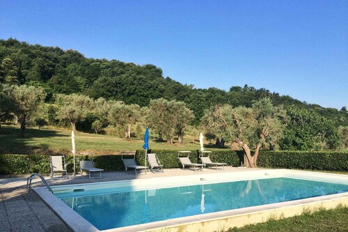 ruhige Panoramalage mit Pool, 3 DZ, 3 Bäder, Wohnküche, Terrasse, Privatgarten