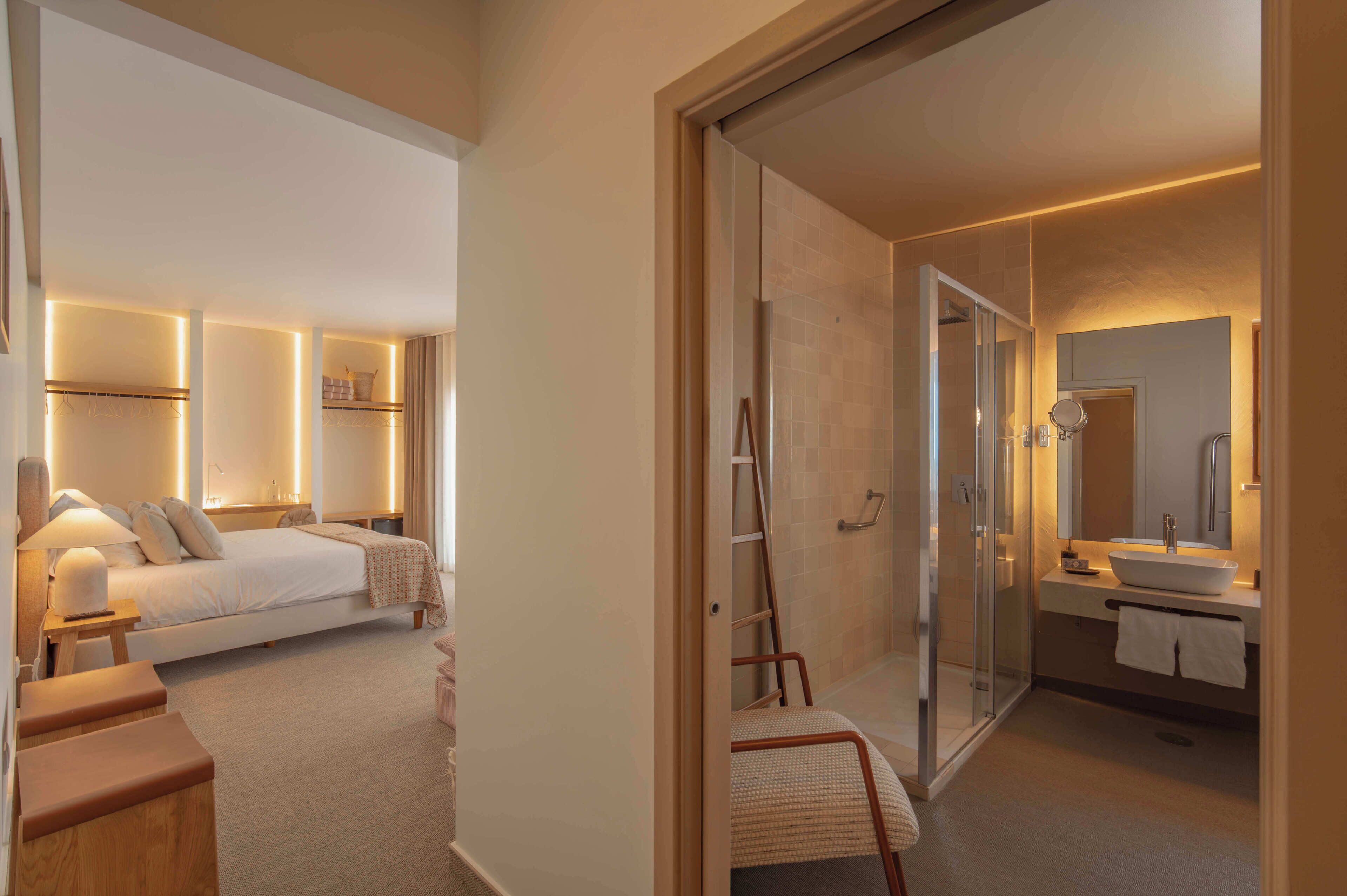 Family Room, City View | Minibar, in-room safe, blackout drapes, soundproofing