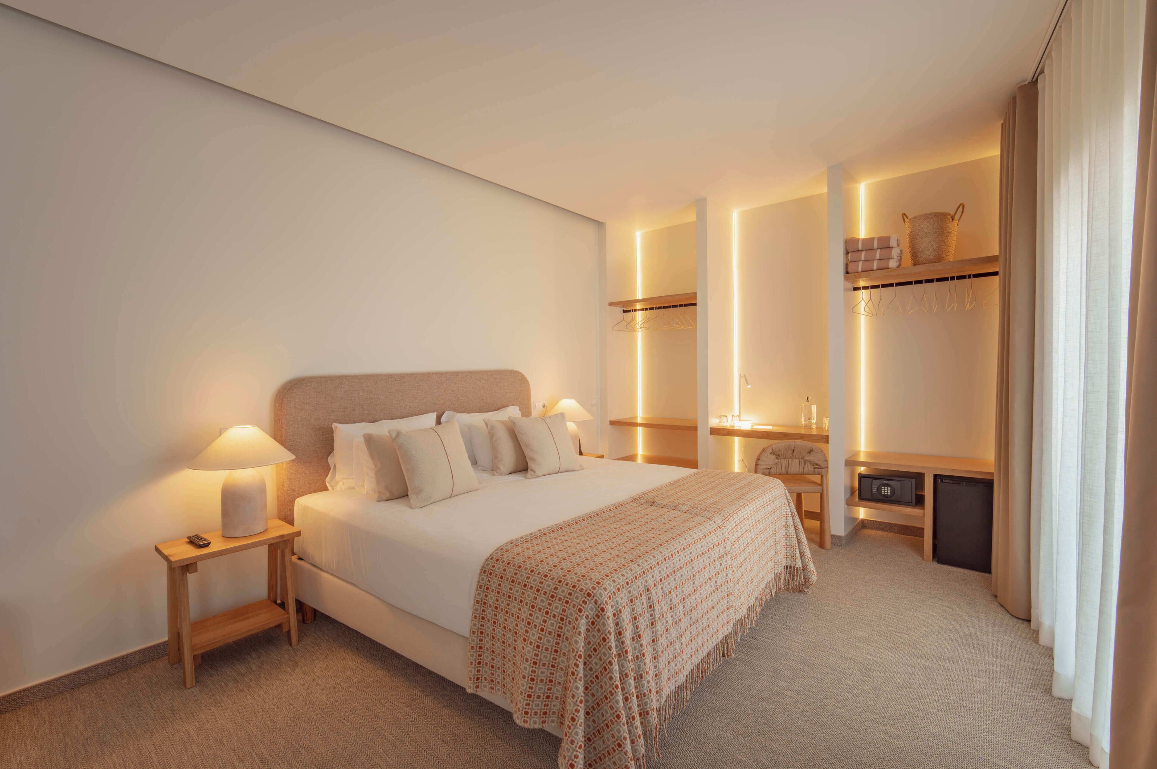 Family Room, City View | Minibar, in-room safe, blackout drapes, soundproofing