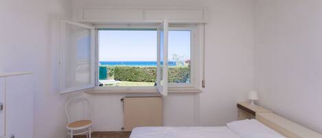 2 間睡房、床單