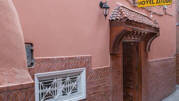 مدخل المنشأة