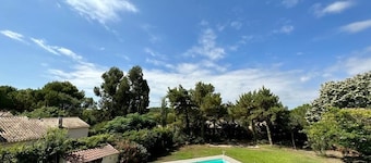 Large House with Private Pool on 2600m² Garden