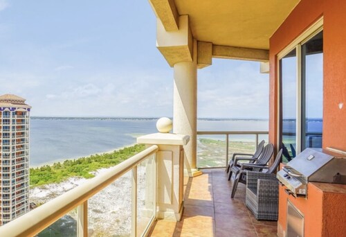 PORTOFINO ISLAND RESORT