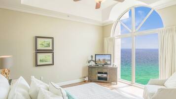 Elite Condo, 3 Bedrooms, Ocean View | Egyptian cotton sheets, premium bedding, pillow-top beds