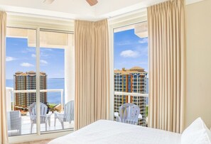 Egyptian cotton sheets, premium bedding, pillow-top beds - PORTOFINO ISLAND RESORT (Pensacola Beach)