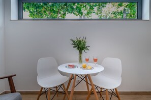 Studio, 1 tweepersoonsbed | Woonruimte | Ledtelevisie