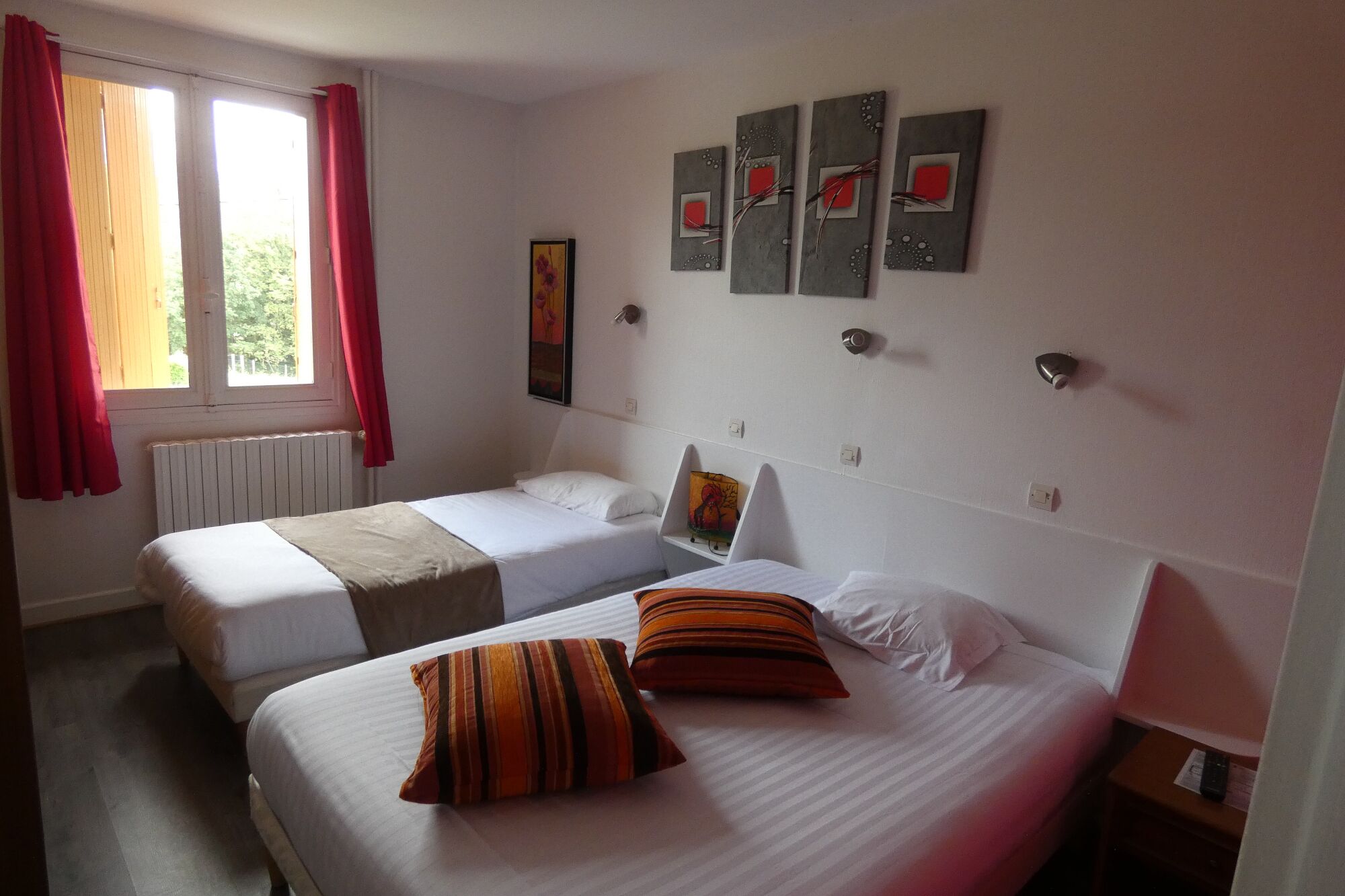 suite | individually decorated, individually furnished, desk, free wifi