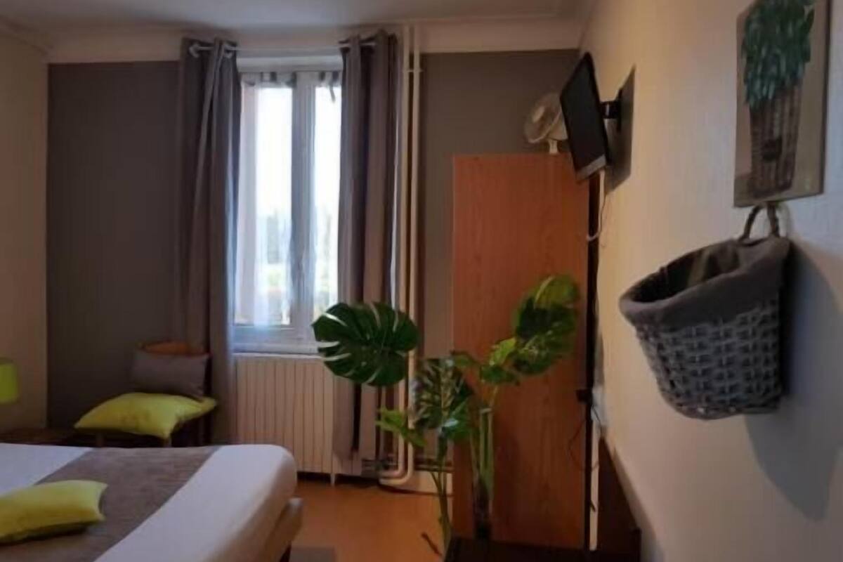 individually decorated, individually furnished, desk, free wifi