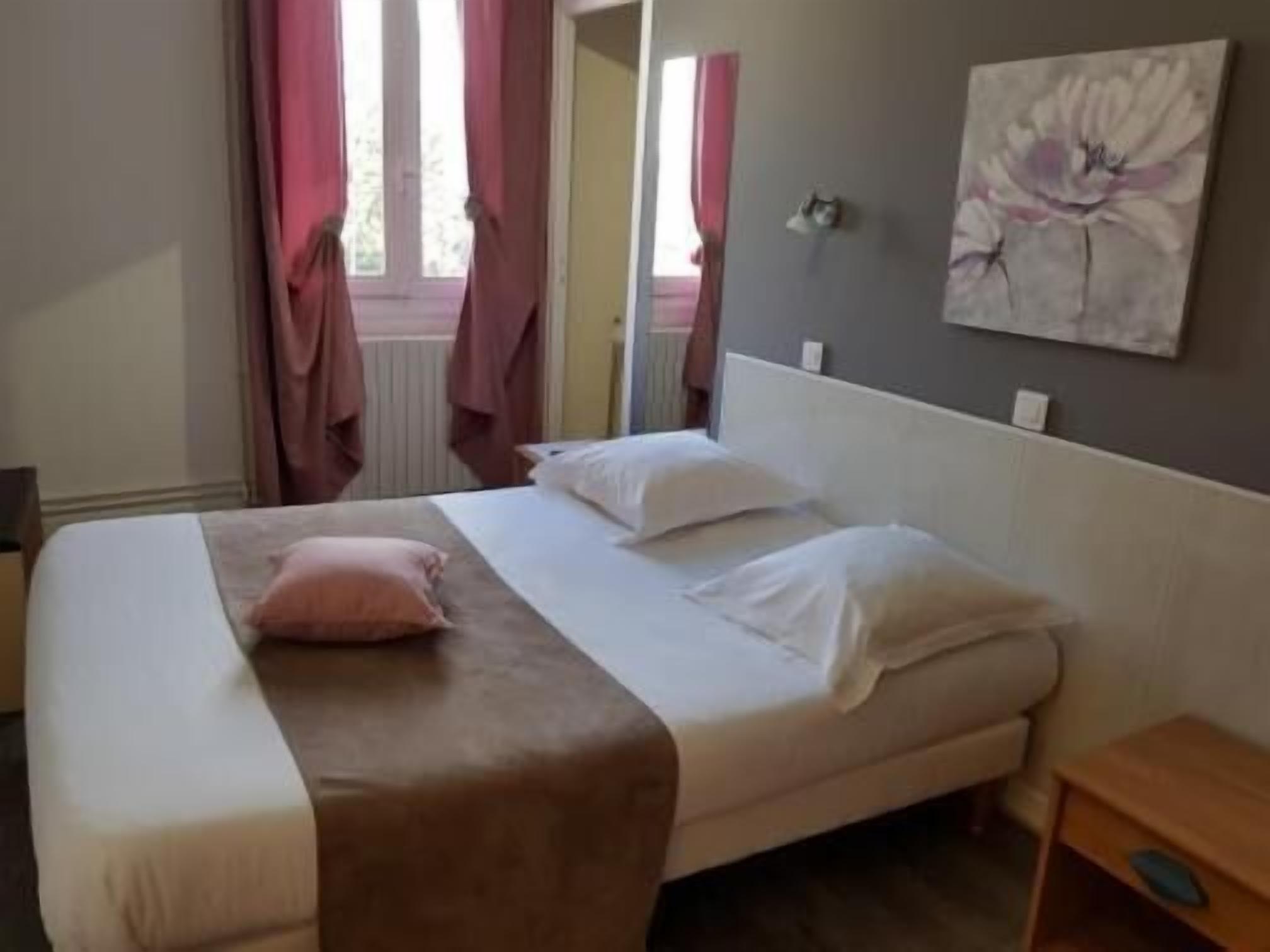 individually decorated, individually furnished, desk, free wifi