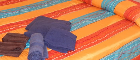 Double Room, 1 Queen Bed, Shared Bathroom | Individually decorated, individually furnished, desk, free WiFi