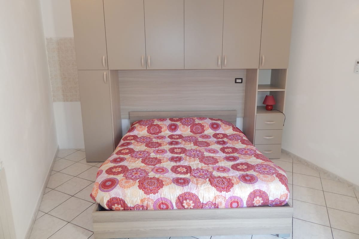 Double Room, 1 Queen Bed, Ensuite | Individually decorated, individually furnished, desk, free WiFi