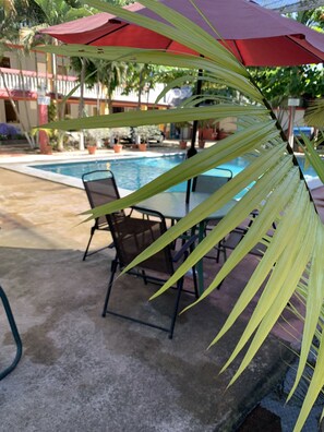 Classic Shared Dormitory | Courtyard view - Hotel El Bunker (La Libertad)