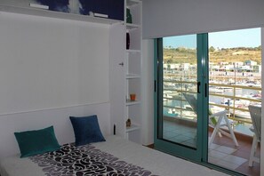 2 dormitorios, tabla de planchar con plancha, wifi gratis y ropa de cama