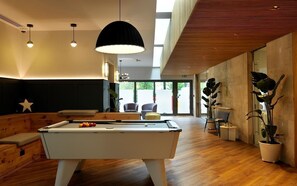 Game room - Student Castle (2 months minimum) (Bath)
