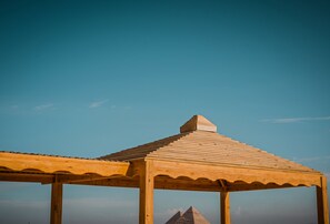 Exterior - Desert Moon (Giza)