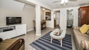 Deluxe Room, 1 Bedroom, Non Smoking | Living room | LED TV