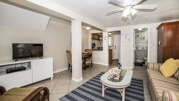 Deluxe Room, 1 Bedroom, Non Smoking | Living room | LED TV