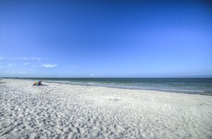 Beach nearby, white sand, free beach shuttle, beach cabanas