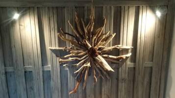 1 slaapkamer, een strijkplank/strijkijzer, beddengoed